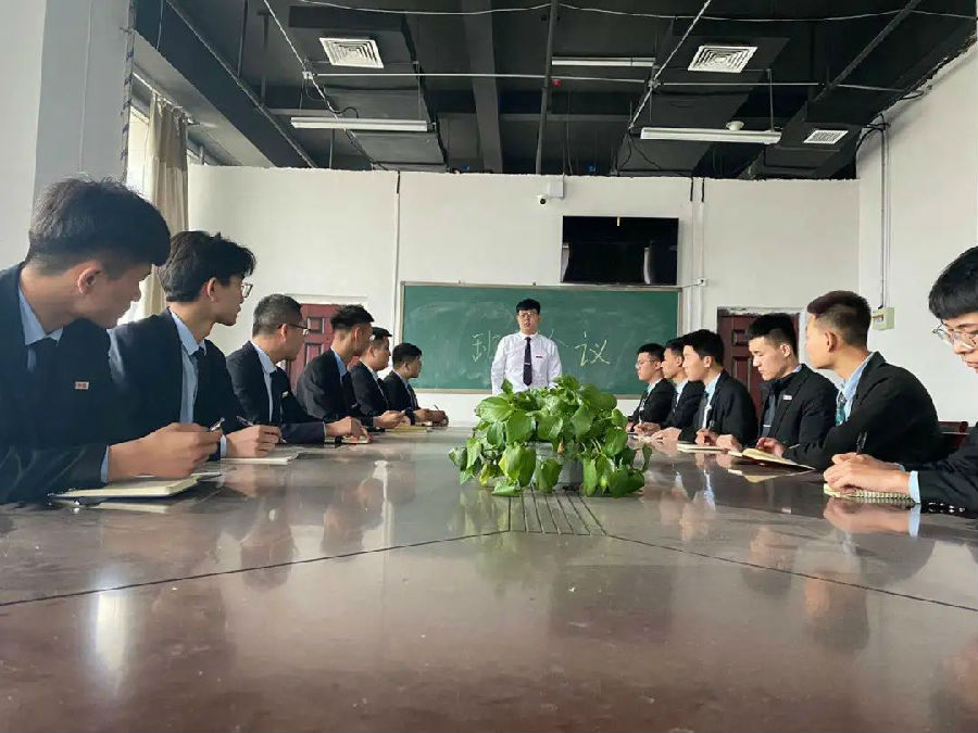 八維學(xué)校促進學(xué)生提高職場競爭力
