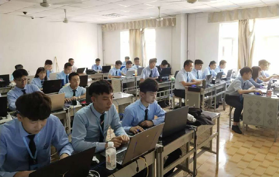 八維教育培訓(xùn)學(xué)校打造學(xué)子高端IT技術(shù)實力