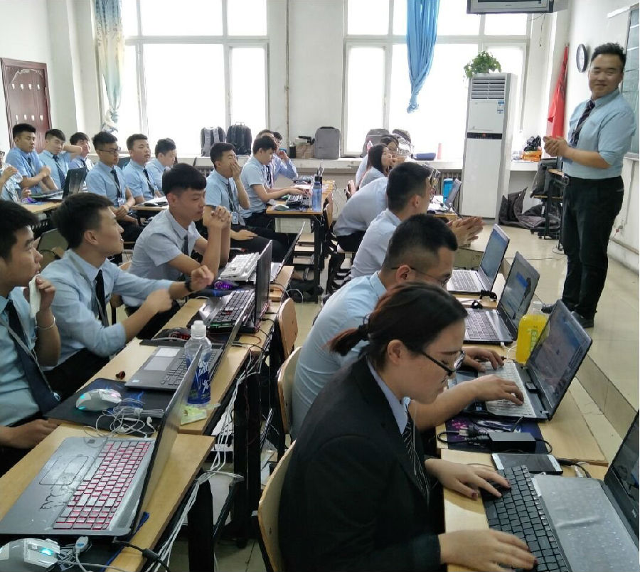 八維學校移動通信專業(yè)全力為同學們打造高端高職位