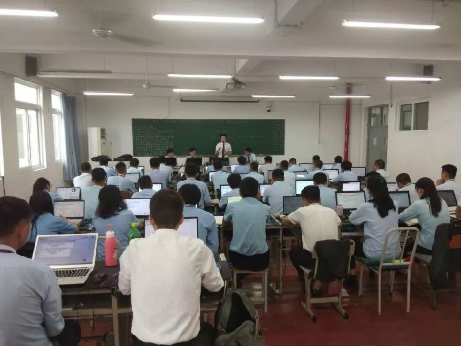 八維學校前沿IT技術培訓強增進學子職場高端就業