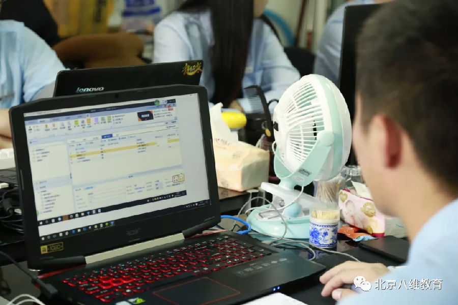 八維教育網絡營銷課程打造學子們成為行業核心技術人才技能