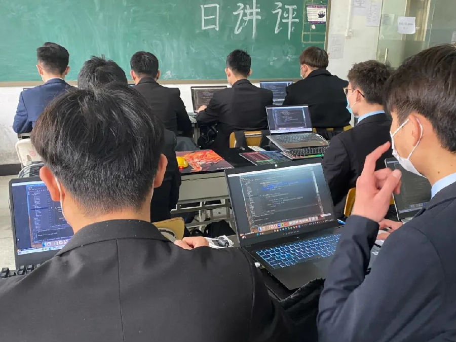 八維集團打造未來IT精英人才賦能IT行業發展與蓬勃創新