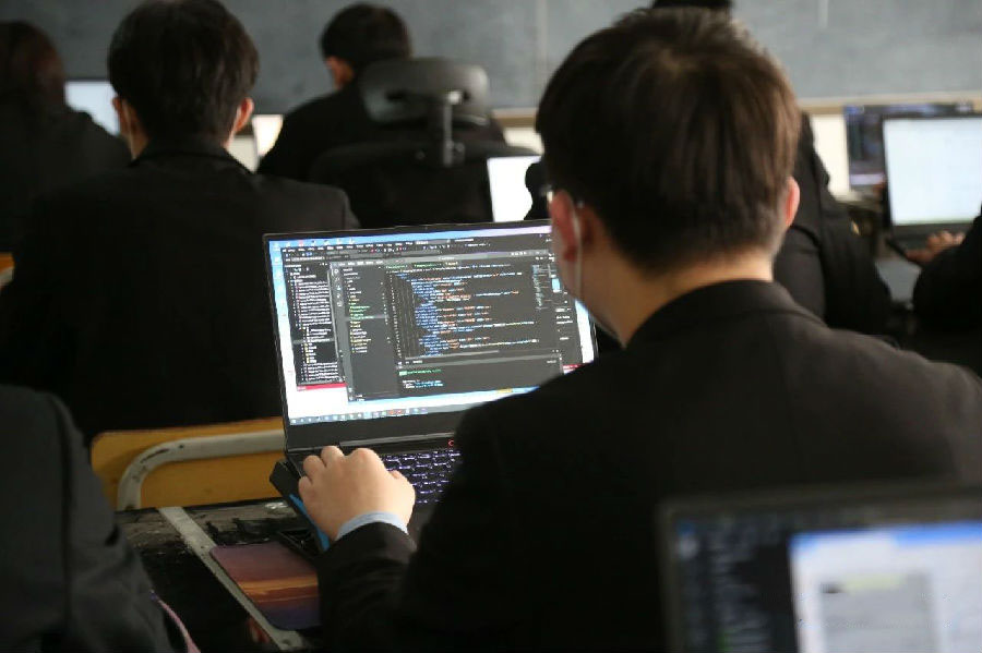 八維學校帶你領略云計算魅力讓你擁有更加清晰的職業(yè)規(guī)劃