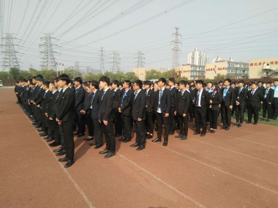 八維學校創(chuàng)新教學模式用數(shù)字化技術改變學子職業(yè)生涯