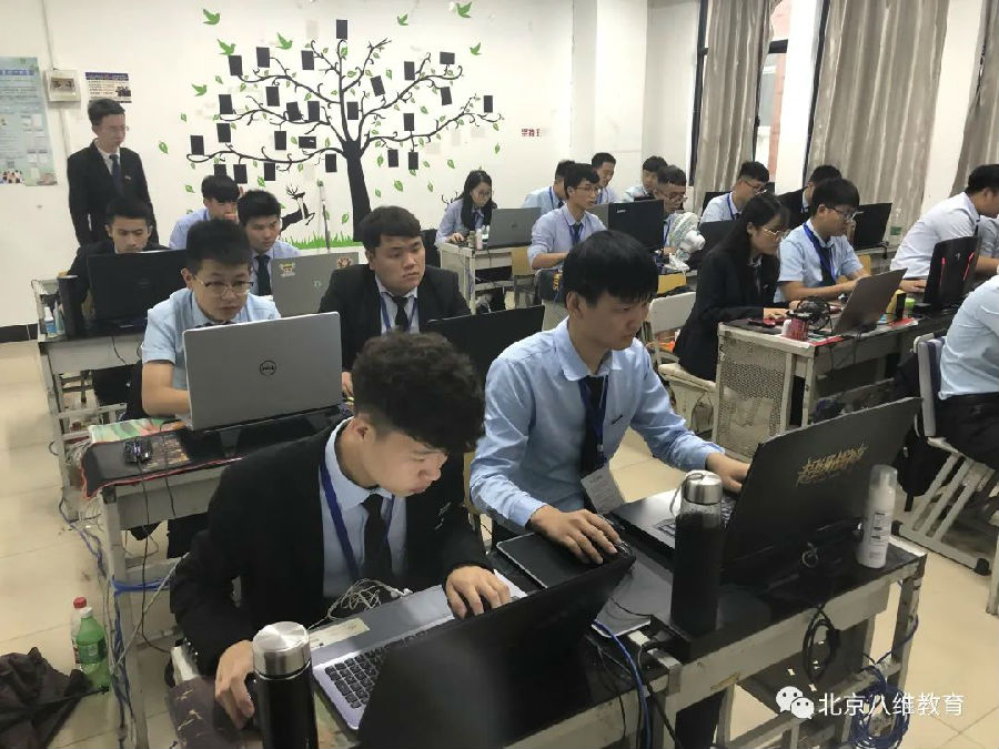 八維職業(yè)學校數(shù)字職業(yè)的搖籃塑造未來科技精英