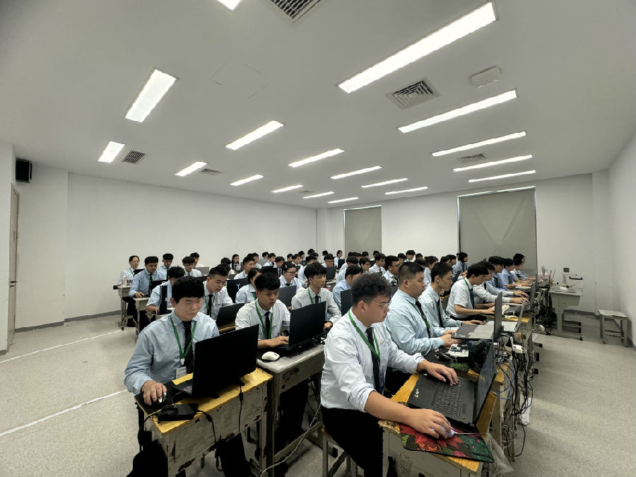 江蘇宿遷八維教育數(shù)字領域領航者打造未來科技精英的搖籃