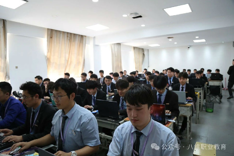 八維教育北京校區(qū)云計(jì)算專業(yè)最新就業(yè)喜報(bào)來襲