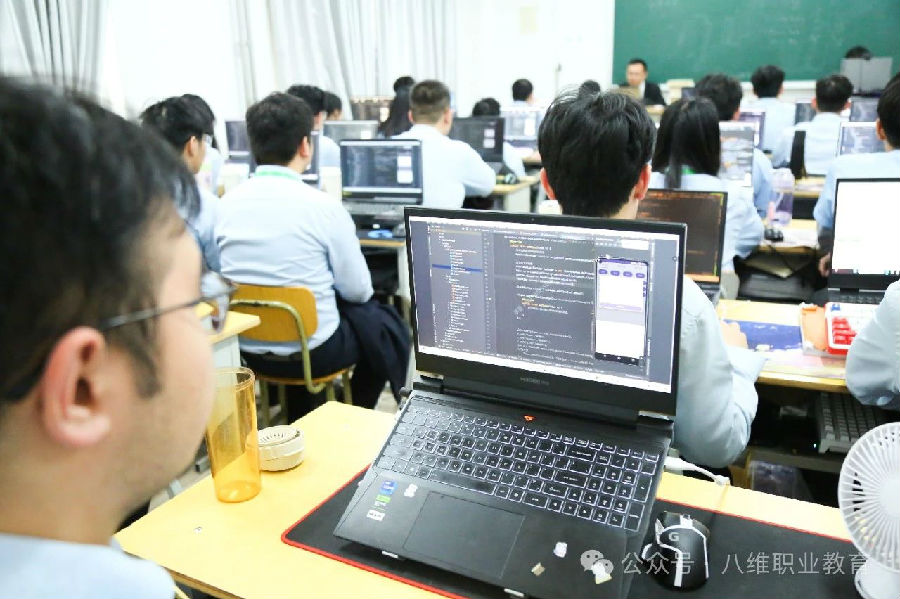 八維職業(yè)學(xué)校金三銀四就業(yè)喜報(bào)來襲