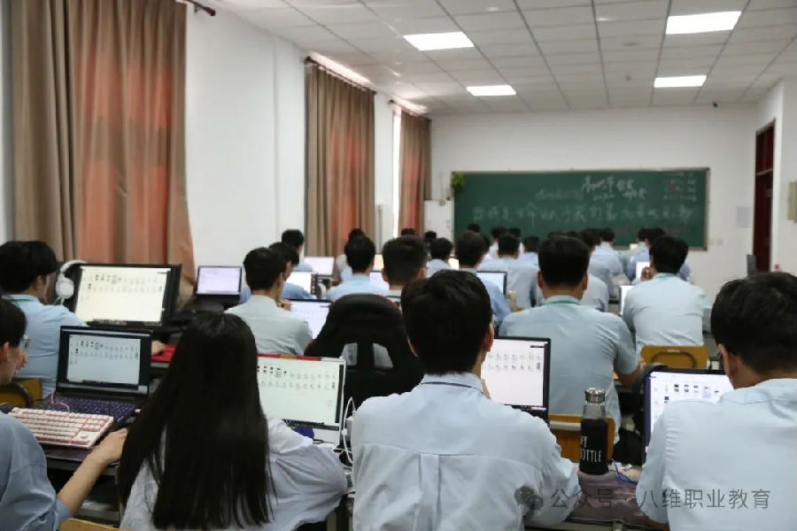 江蘇宿遷八維學(xué)校培育新質(zhì)生產(chǎn)力引領(lǐng)未來職業(yè)教育新風(fēng)尚