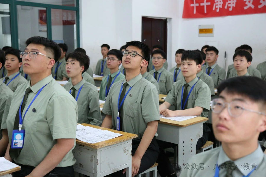 八維職業學校解鎖人工智能領域無限潛能孕育未來科技精英