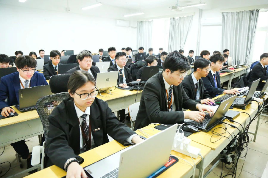 八維職業學校解鎖職場精英就業新航向密碼鋪就學子高質量前程