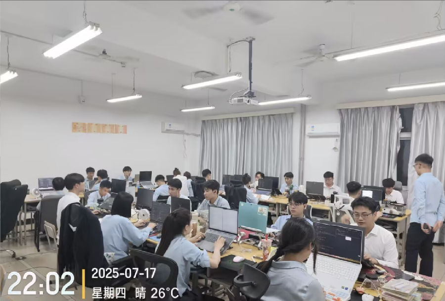 八維職業(yè)學(xué)校解鎖人工智能黃金四類項目賽道鑄就未來科技精英的搖籃