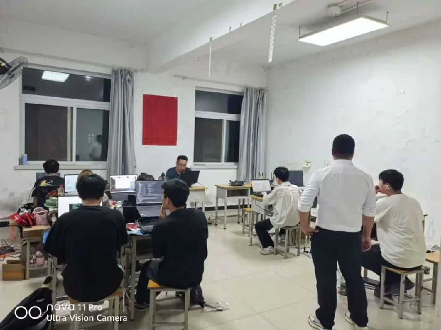 八維職業(yè)學(xué)校大數(shù)據(jù)專業(yè)風(fēng)采綻放引領(lǐng)科技潮流解鎖就業(yè)薪動力