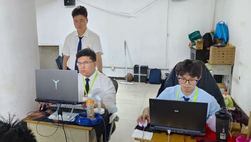 八維職業(yè)學(xué)校大數(shù)據(jù)專業(yè)風(fēng)采綻放引領(lǐng)科技潮流解鎖就業(yè)薪動力