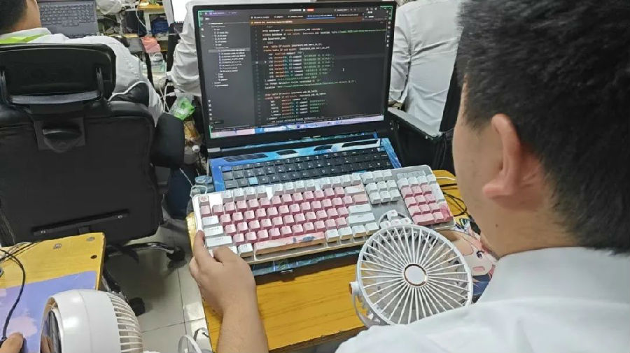 八維職業(yè)學(xué)校大數(shù)據(jù)專業(yè)風(fēng)采綻放引領(lǐng)科技潮流解鎖就業(yè)薪動力