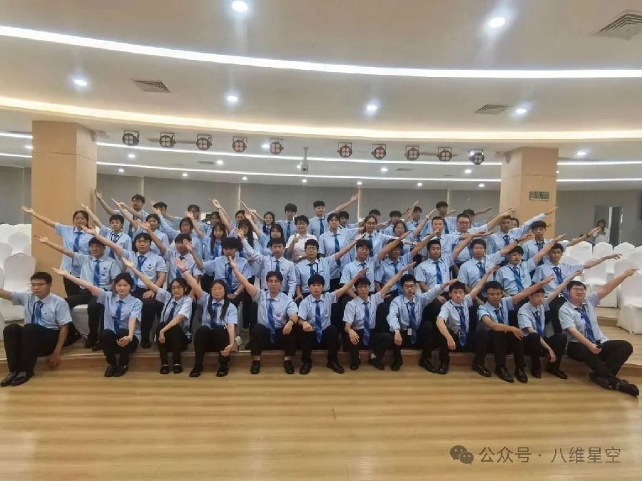 八維職業(yè)學(xué)校培育人工智能領(lǐng)域新飛躍的先鋒力量開啟未來科技精英新征程