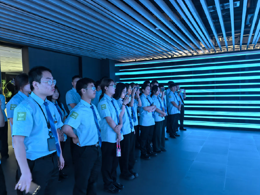 八維職業(yè)學(xué)校奏響數(shù)字科技領(lǐng)域交響曲打造數(shù)字技術(shù)人才星途計劃