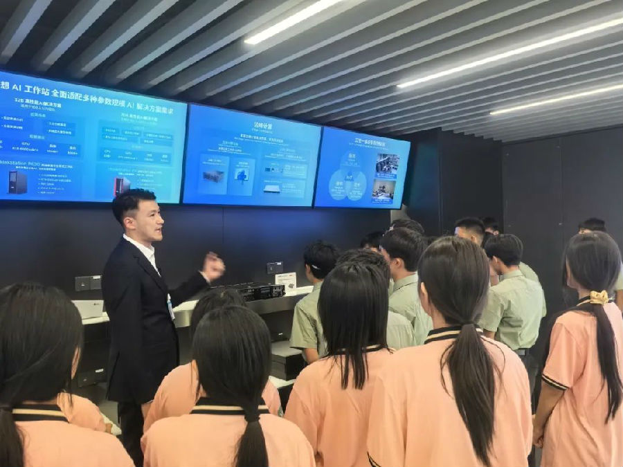 八維職業學校解鎖人工智能無限可能新章鍛造人工智能精英的黃金搖籃