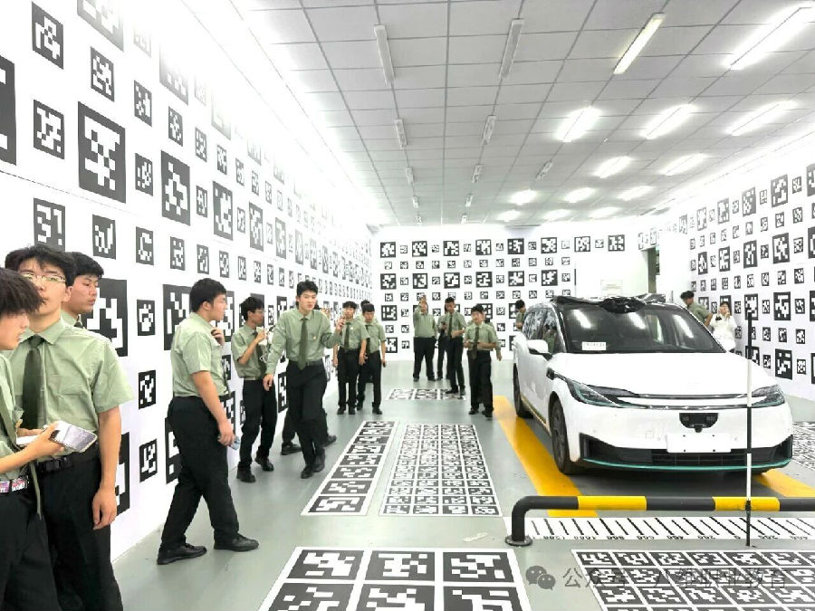 八維職業學校乘風破浪數字化就業潮頭打造數字化時代職場新銳