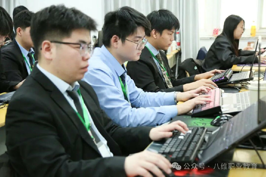 八維職業學校解鎖人工智能無限可能開啟人工智能精英成才之路