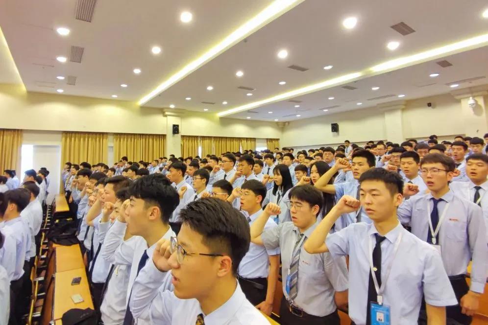 八維教育揭秘職業教育的真相，高考后，未來如何抉擇？