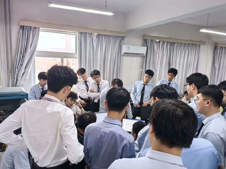 數字技術時代科技取代人工，到2030年將有1億人重新就業