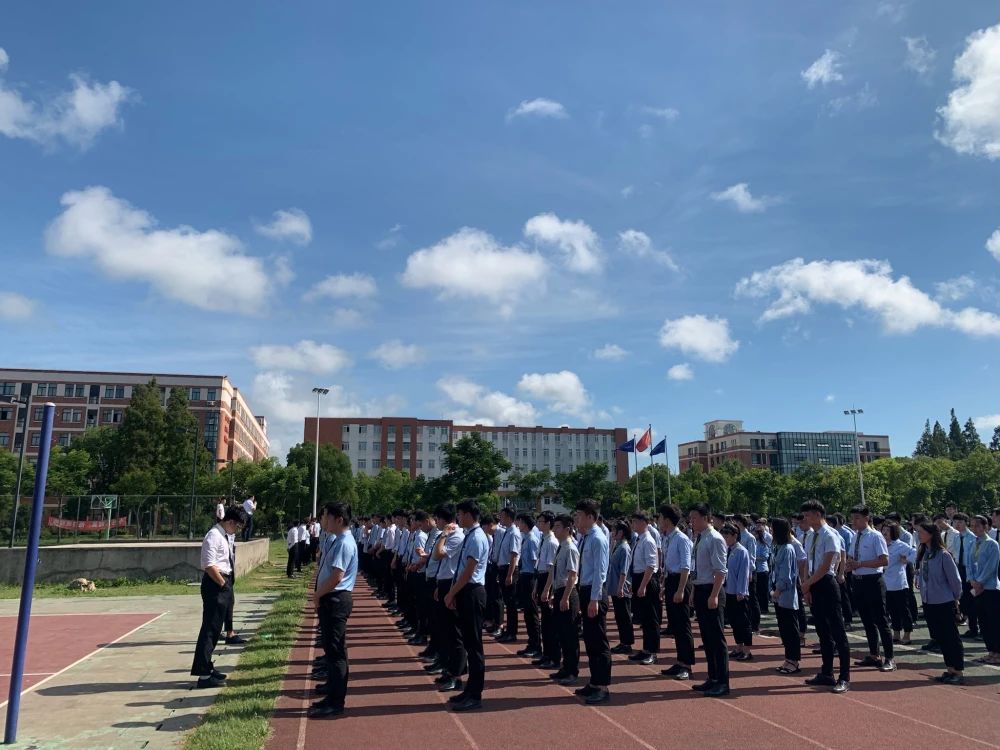 揭秘八維職業學校:精準錨定職業航道,鑄就云計算領域非凡優勢!