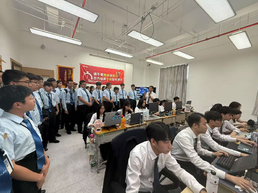 八維職業(yè)學校：大數(shù)據(jù)專業(yè)風采綻放，引領科技潮流解鎖就業(yè)“薪”動力！