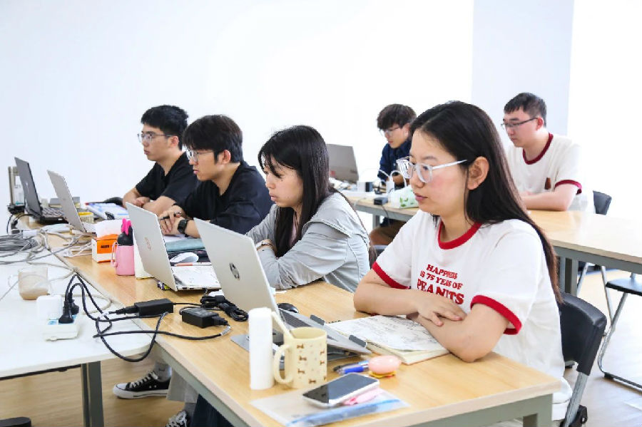 八維職業學校：開啟高校就業新篇章，打造卓越職場之路！